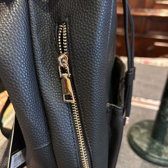 Chic Black Textured Backpack - Picture 4 of 9